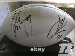 Eli Manning & Justin Tuck Autographié Football Dans Ny Giants Display Case No Coa