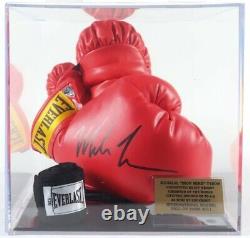 Ensemble de gants de boxe Everlast signé par Mike Tyson avec boîtier d'exposition JSA et certificat d'authenticité de Tyson.