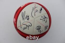 Équipe de Liverpool 2016-17 Ballon de Football Signé dans une Vitrine + COA Officiel et Carte