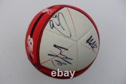 Équipe de Liverpool 2016-17 Ballon de Football Signé dans une Vitrine + COA Officiel et Carte