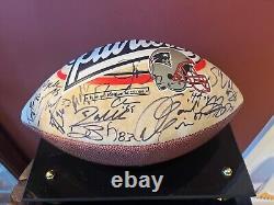 Équipe de football 2004 des New England Patriots signée Champions du monde! Coa