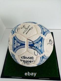 Équipe de football signée - Coupe du monde 1990 - Dans une vitrine - Signature DFB Allemagne - Certificat d'authenticité Adidas