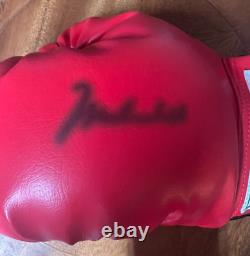 Gant de boxe autographié par Muhammad Ali de la marque Everlast avec étui de présentation et certificat d'authenticité inclus