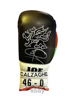 Gant de boxe exclusif signé par Joe Calzaghe dans un étui d'exposition avec certificat d'authenticité (COA)
