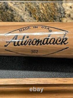 Hank Aaron Coa Signé 755 Adirondack Baseball Bat & Lucite Braves Display Case