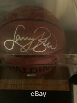 Incroyable, Massive Bv Bird Larry Autograph Basket Withcoa Et Vitrine