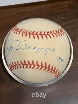 Joe Dimaggio Baseball Autographié #d 93/361 Coa Avec Boîtier D'affichage Edition Limitée