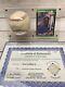 Ken Griffey Jr Autographed Baseball Avec Coa & 1989 Rookie Card Dans Le Cas D'affichage