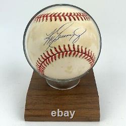Ken Griffey Jr. Balle De Baseball Autographiée Avec Coa Et Boîtier D'affichage