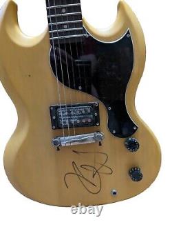 Kirk Hammett a signé la guitare Epiphone Jr. Metallica avec certificat JSA/COA et étui de présentation gratuit.