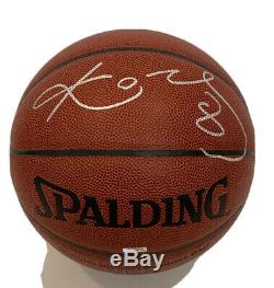 Kobe Bryant Autographié Basket-ball Avec L'aco, Vitrine Et Plaque Signalétique