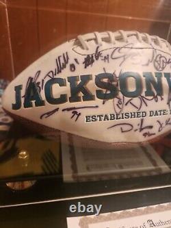 L'équipe Jacksonville Jaguars 2008 A Signé Balle Avec Vitrine Et Aco