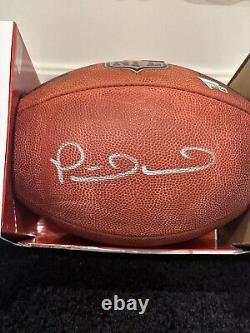 Le ballon de match NFL Duke signé par Patrick Mahomes avec certificat d'authenticité Fanatics MVP et vitrine