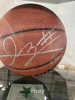 Lebron James A Signé Nba Basketball #6 Avec Boîtier D'affichage Et Coa