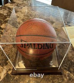 Lebron James Autographié Spalding Signed Basketball Avec Coa + Porte-boîte D'affichage