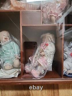 Lot de 10 mini-poupées en porcelaine Ashton Drake Yolanda Bello avec certificat d'authenticité