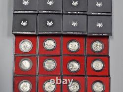 Lot de 48 premières médailles américaines de l'US Mint avec boîtier d'exposition et certificat d'authenticité