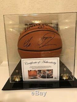 Luka Doncic & Dirk Nowitzki Autographes De Basket-ball Avec Une Nouvelle Vitrine Et Coa
