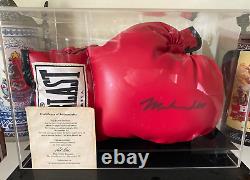 MUHAMMAD ALI, Gants de boxe Everlast originaux dédicacés, avec certificat d'authenticité et étui d'exposition