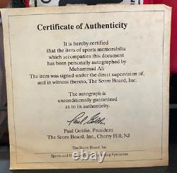 MUHAMMAD ALI, Gants de boxe Everlast originaux signés, avec certificat d'authenticité et boîtier d'exposition