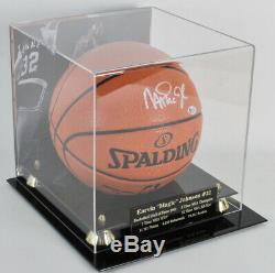 Magic Johnson Signé Basket-ball Avec Beckett Coa Présentoir Nba Spalding Auto