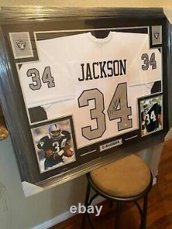 Maillot encadré authentique avec l'autographe de Bo Jackson et certificat d'authenticité des Raiders