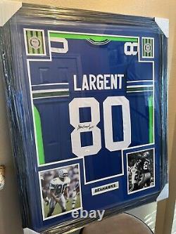 Maillot encadré avec l'authentique autographe de Steve Largent et le certificat d'authenticité (COA) des Seattle Seahawks