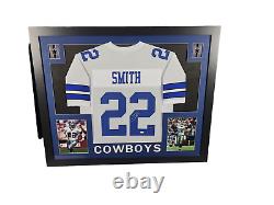 Maillot encadré signé des Dallas Cowboys d'EMMITT SMITH 35x43 avec certificat d'authenticité COA JSA.