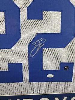 Maillot encadré signé des Dallas Cowboys d'EMMITT SMITH 35x43 avec certificat d'authenticité COA JSA.