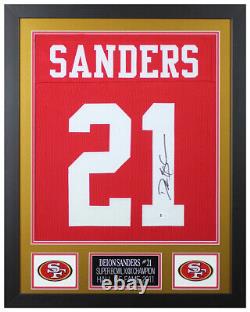 Maillot rouge de San Francisco signé et encadré par Deion Sanders avec certificat d'authenticité Beckett