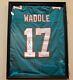 Maillot Signé De Jaylen Waddle Des Miami Dolphins Avec Certificat D'authenticité Beckett Et Vitrine.