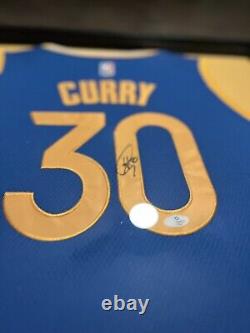 Maillot signé de Stephen Curry avec boîte d'affichage et certificat d'authenticité