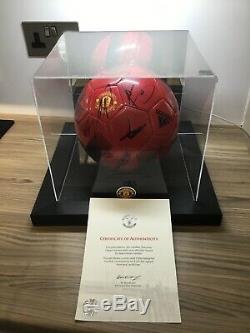 Manchester United Football Squad Signé + Présentoir Man Utd Club Publié Coa