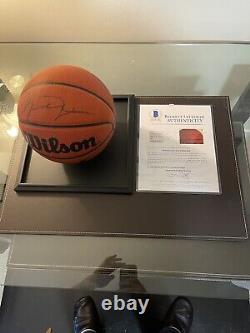 Michael Jordan A Signé Wilson Basketball Avec Beckett Coa & Hologram & Displaycase