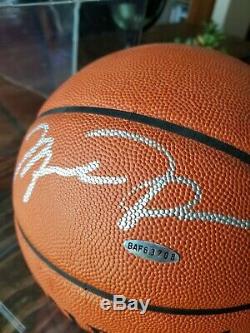 Michael Jordan Autographed Spalding Basketball Avec L'aco Et Vitrine Bold Auto