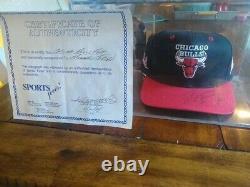 Michael Jordan Autographié / Signé Bulls Hat Avec Coa Et Vitrine