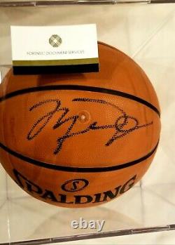 Michael Jordan Main Signée Nba Basketball & Display Case Autograph Comprend Coa