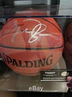 Michael Jordan Signé / Autographié De Basket-ball Avec Coa Et Vitrine