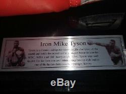 Mike Tyson Autographié Everlast Lh Gant De Boxe Jsa Coa En Cas D'affichage