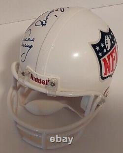 Mini casque NFL signé par Peyton Eli Archie Manning dans une vitrine avec certificat d'authenticité Steiner