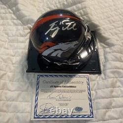 Mini casque des Denver Broncos signé par Tim Tebow avec certificat d'authenticité et vitrine.