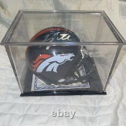 Mini casque des Denver Broncos signé par Tim Tebow avec certificat d'authenticité et vitrine.