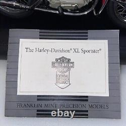 Moto Harley Davidson XL Sportster de Franklin Mint dans une vitrine avec certificat d'authenticité (COA)