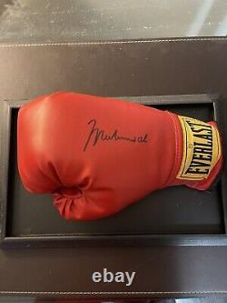 Muhammad Ali A Signé Le Gant De Boxe Everlast Avec Le Boîtier Coa & Hologram & Display