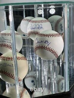 New York Yankees Greats Signé Auto Baseballs In Display Case Coa Jsa Hof