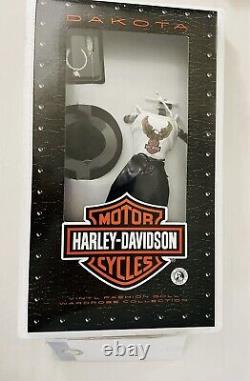 Poupée de mode en vinyle Franklin Mint Harley Davidson Dakota avec ensemble complet de coffres - Neuf avec COA's.