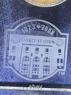 Terrain d'origine du Yankee Stadium - Étui d'affichage COA Steiner pour objets de collection