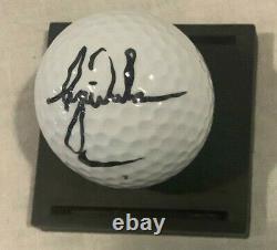 Tiger Woods Auto Signé Nike Golf Ball 2001 Masters Champ Avec Boîtier D'affichage Coa