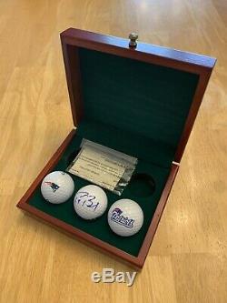 Tom Brady Signé Golf Ball Comprend Coa Et Affichage De Cas, Patriots Logo Balles De Golf