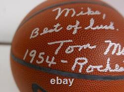 Tom Marshall a signé le ballon de basket NBA avec une autographe COA JSA et un étui d'affichage RARE.